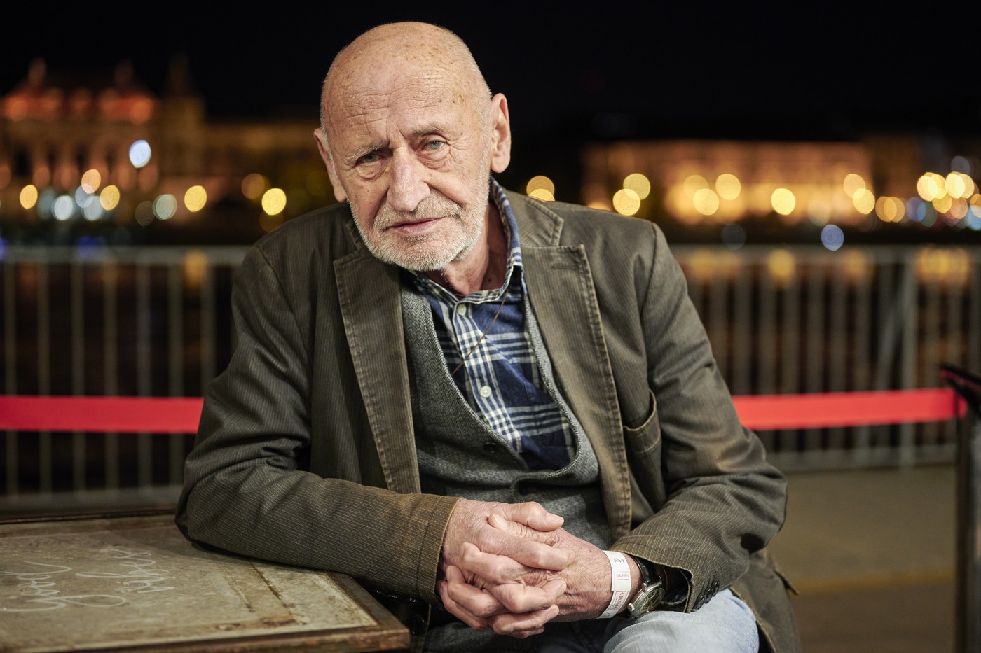 Reviczky Gábort előbb tüdőgyulladással kezelték, aztán összetörte a bordáit, majd kiesett az autójából