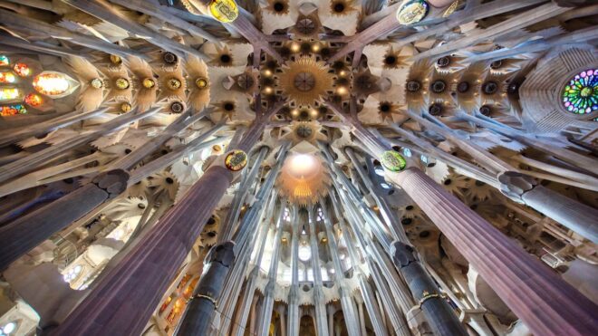 Lélegzetelállító videó: így lett a Sagrada Família a világ legmagasabb temploma