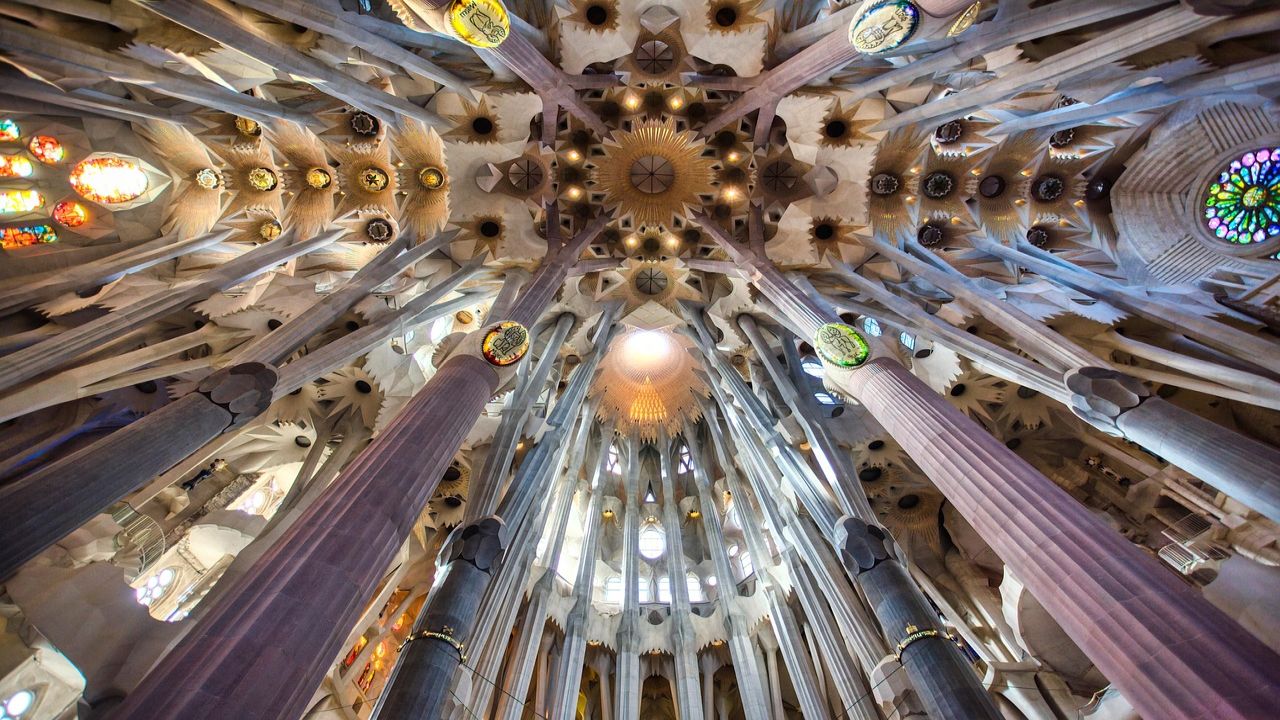 Lélegzetelállító videó: így lett a Sagrada Família a világ legmagasabb temploma