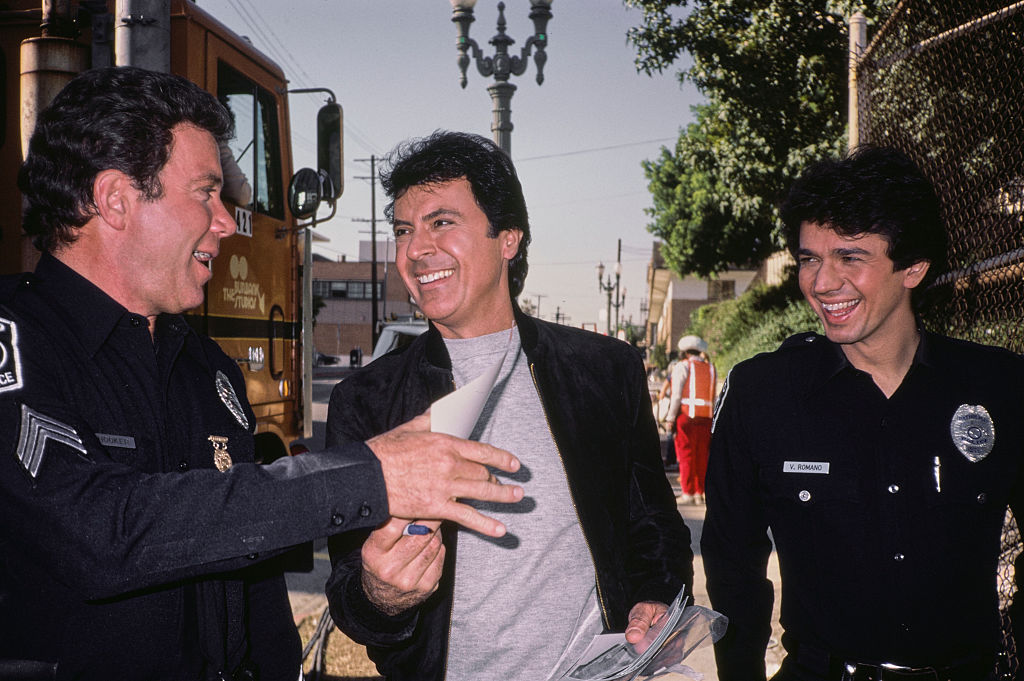 William Shatner, James Darren és Adrian Zmed a T. J. Hooker forgatásán.