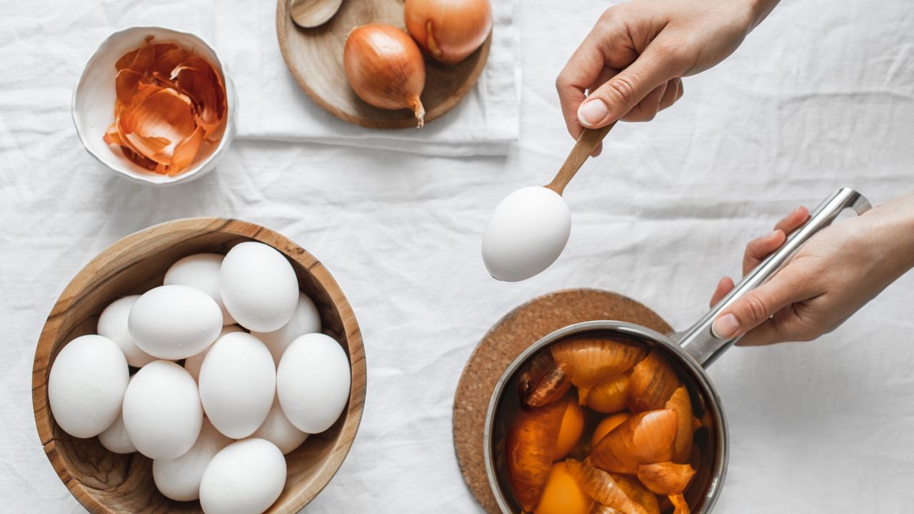 Tojásfestés hagymahéjjal