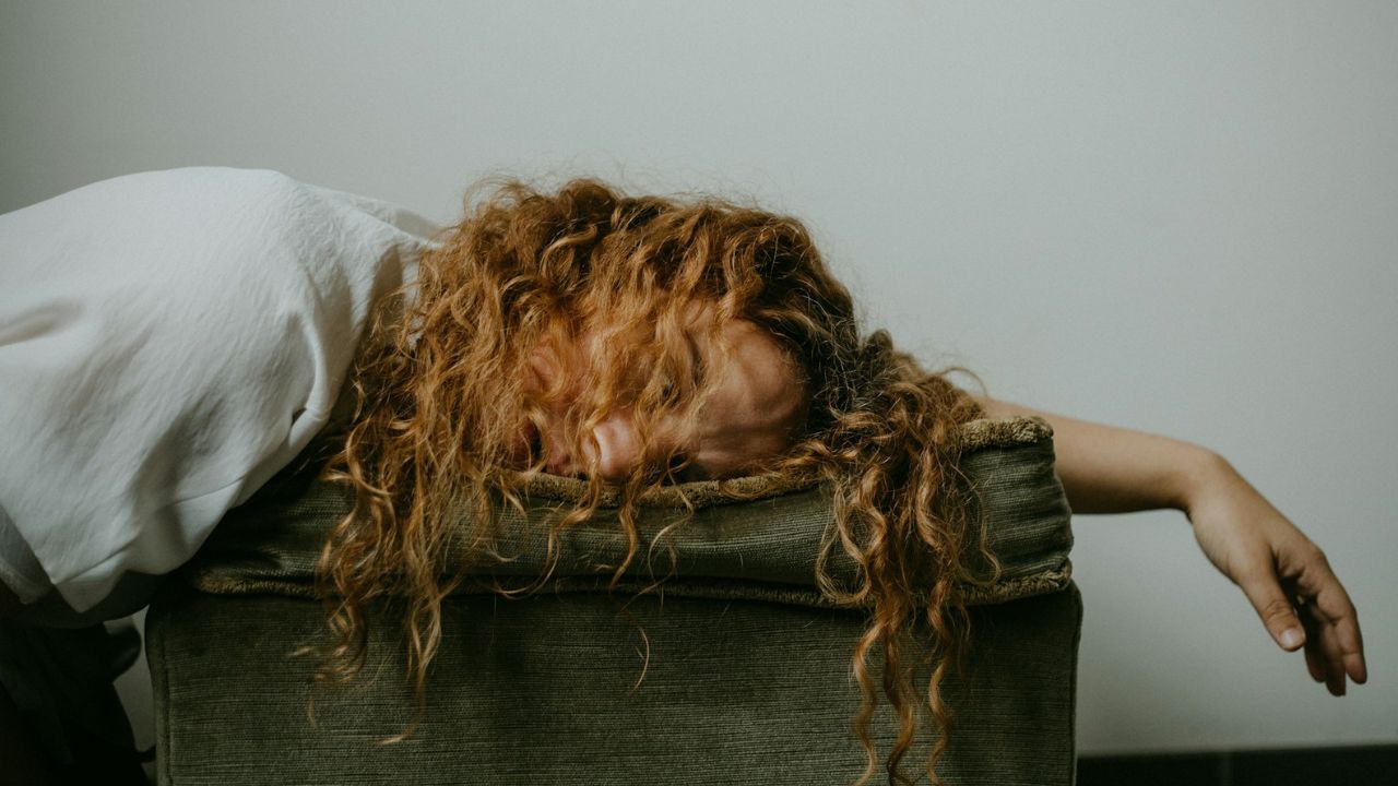 alvó nő, fotó: Unsplash