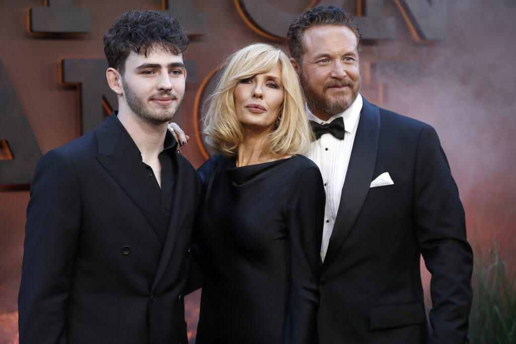 Finn Little, Kelly Reilly és Cole Hauser