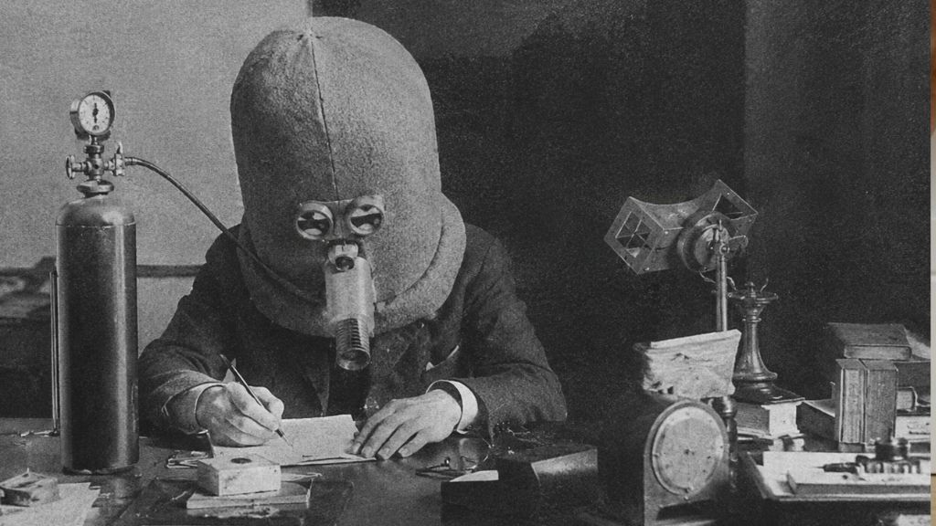 Izolációs sisak 1925-ből
