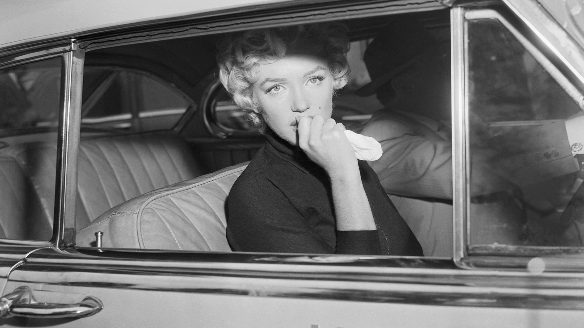 Marilyn Monroe válása után ügyvédje autójában