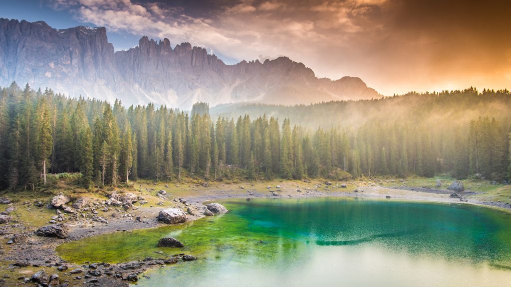 lake carezza