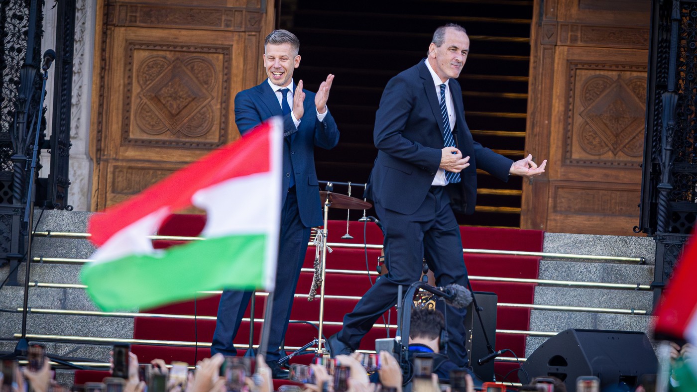 Hegedűs Zsolt tánca az Országház lépcsőjén