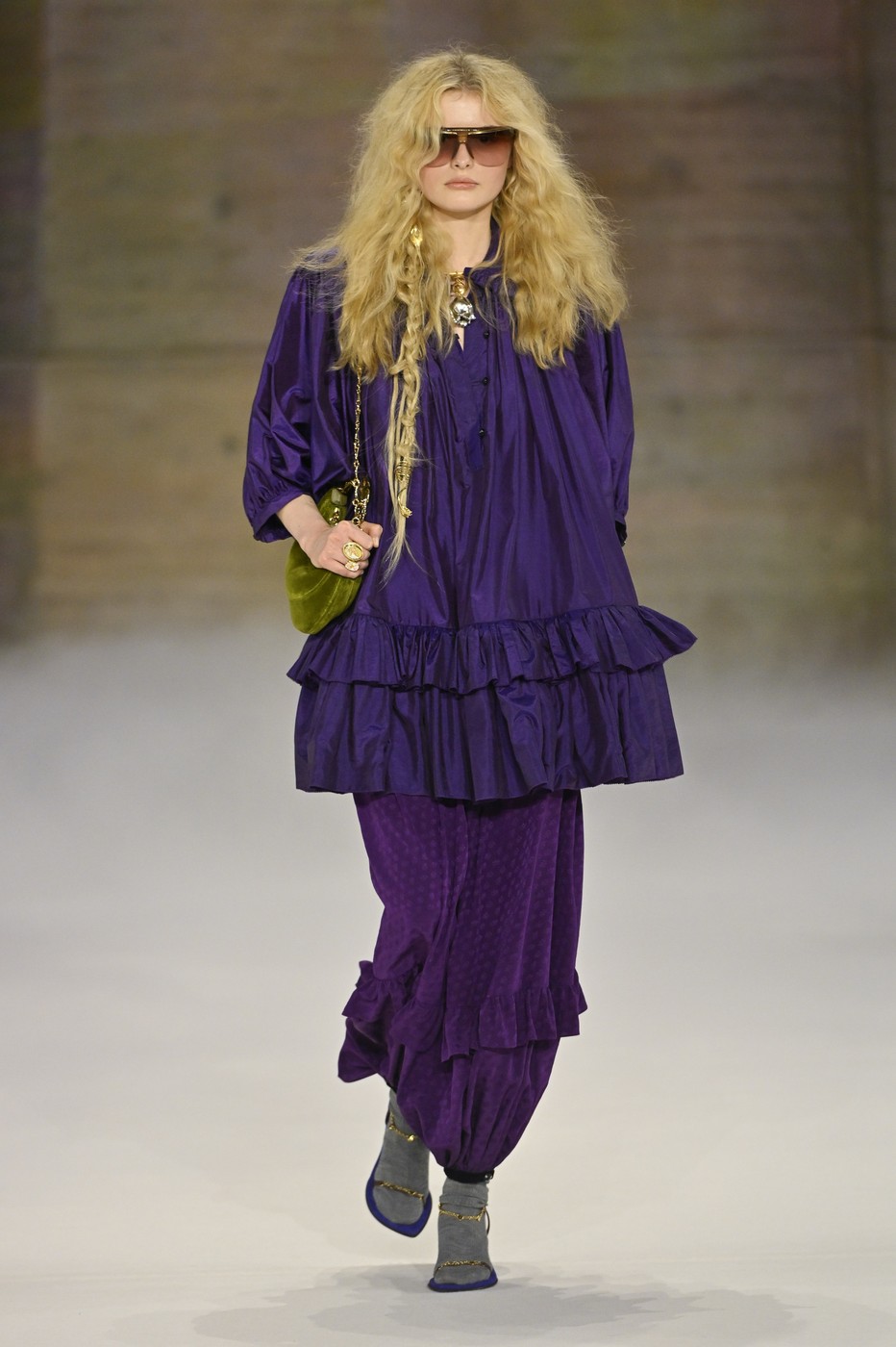Chloé 26/27 AW kollekció egyik modellje a kifutón