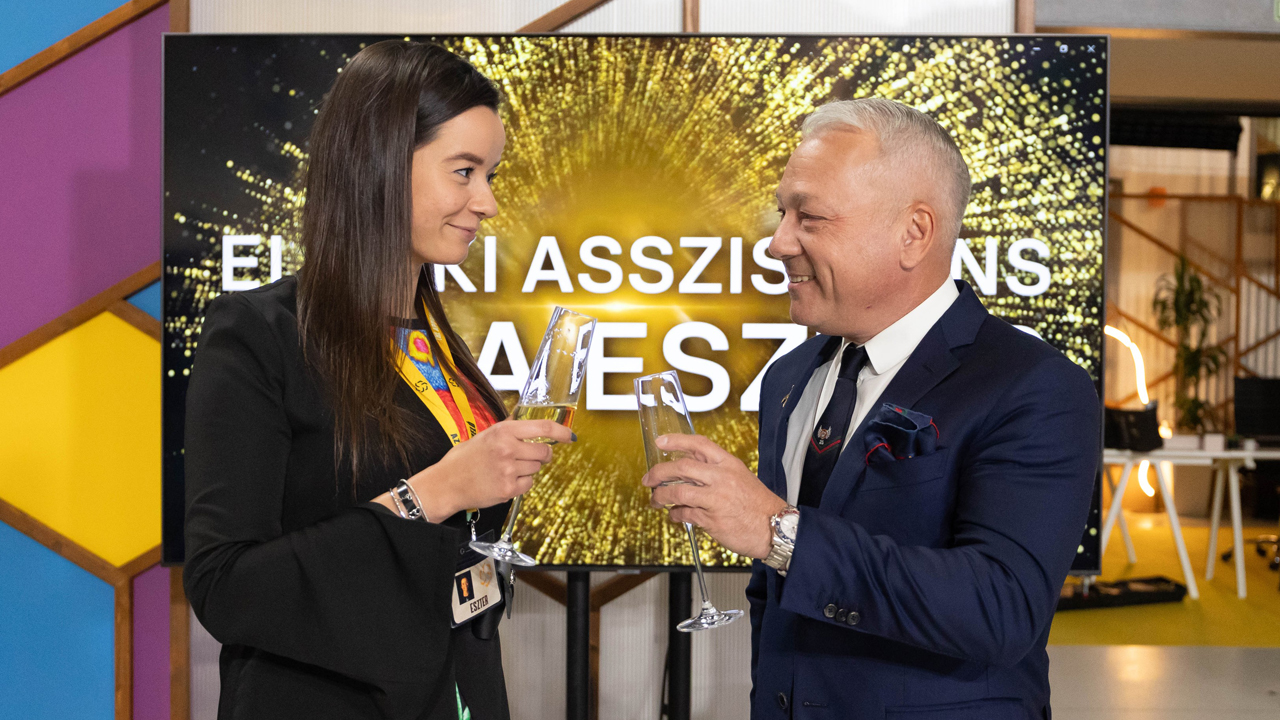 Kása Eszter