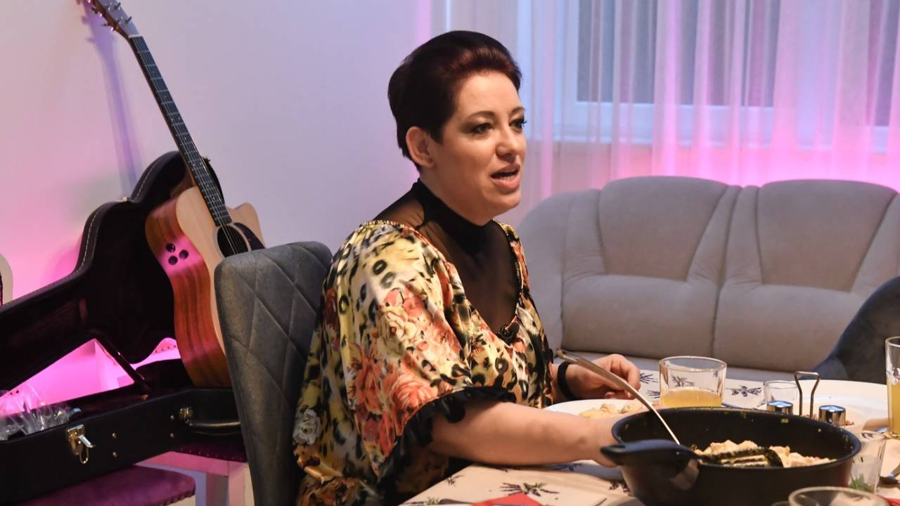 Baby Gabi: „Másképp csinálnám, félretennék, és akkor nem 46 négyzetméteren élnénk négyen”