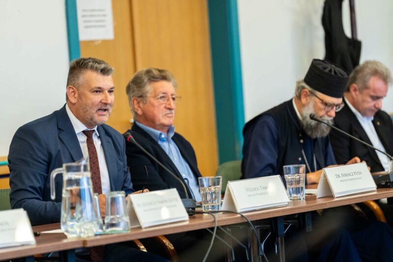 Dr. Hegedűs Zsolt egyházakkal egyeztet az életkezdeti etikáról