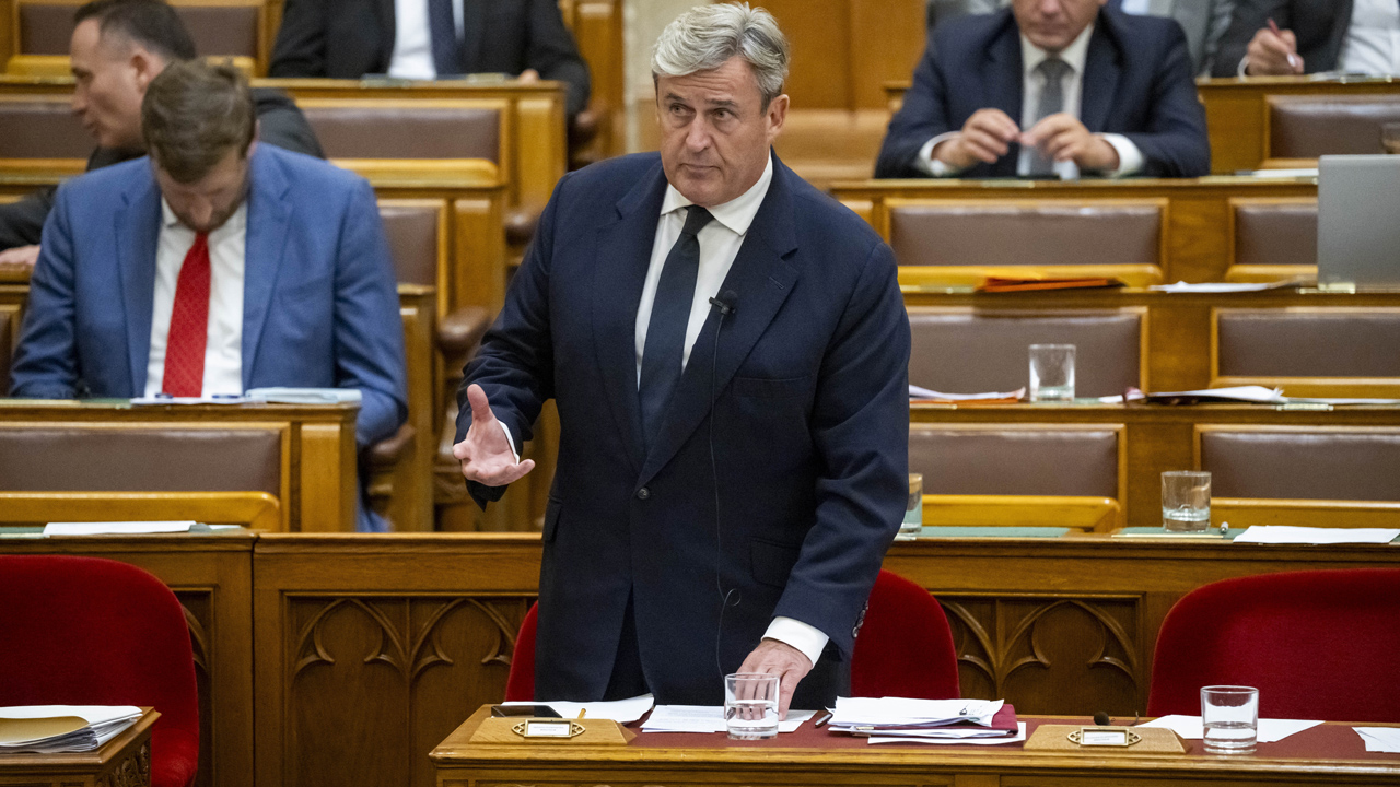 Kapitány István