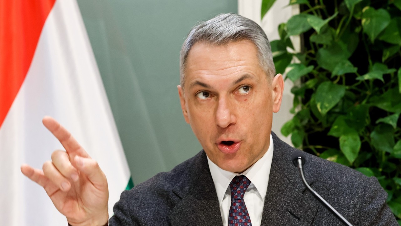 Lázár János beszél