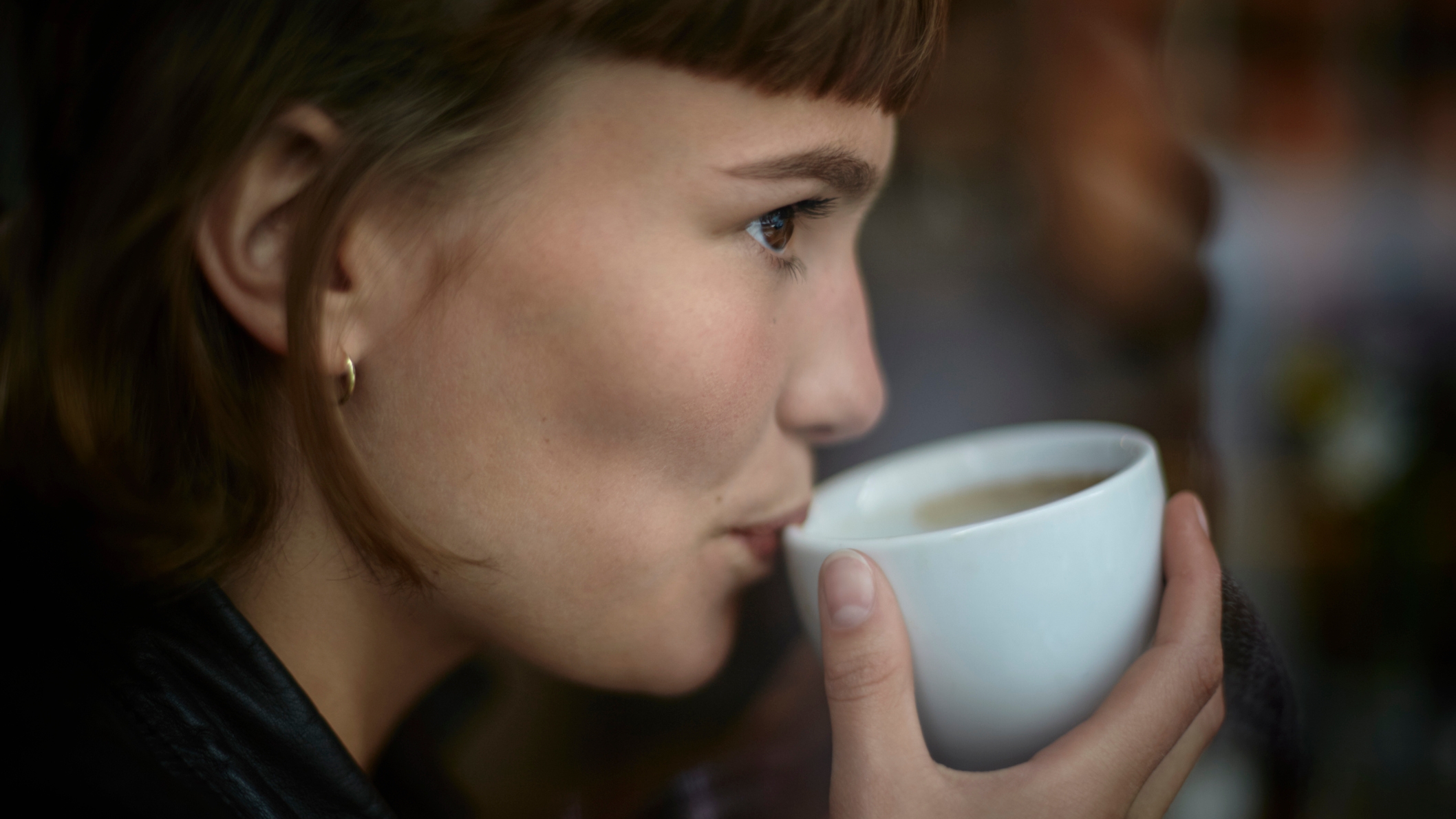 Friss hírek: Mennyi kávé egészséges? A kérdés szinte minden nap felmerül azokban, akik egy vagy akár több csészével is elfogyasztanak a világ egyik legnépszerűbb italából. De mit mond erről a tudomány?
The post Mennyi kávé egészséges valójában? Meglepő, amit a kutatások a napi adagolásról mutatnak first appeared on nlc.