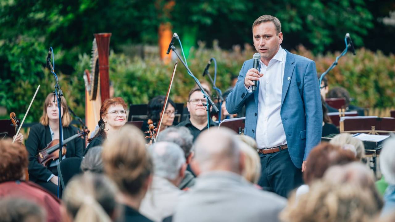 Új szakmát tanul Őrsi Gergely, a II. kerület letartóztatott polgármestere a börtönben