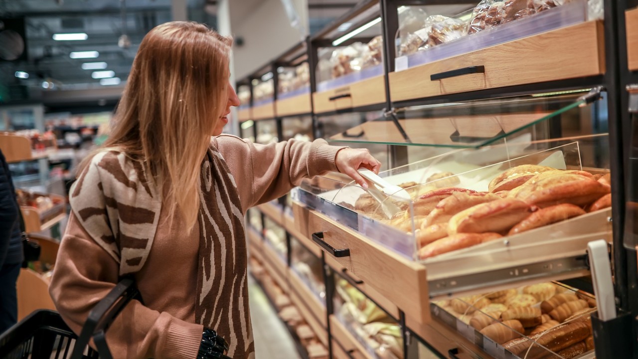 Így trükköznek a boltok a helyben sütött, friss péksüteményekkel