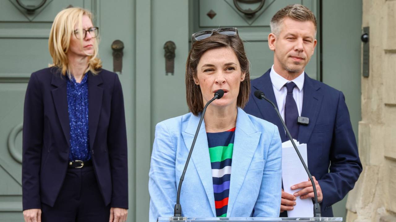 Szondi Vanda kormányszóvívői munkája nem kevés fejfájással jár otthon